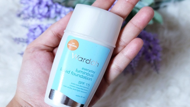 6 produk foundation low coverage ringan di wajah