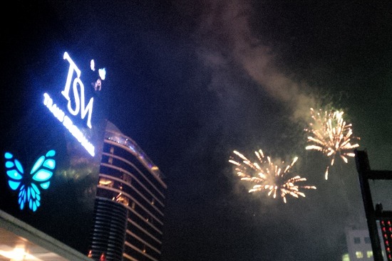 Pusat Perayaan Malam Tahun Baru 2019 di Berbagai Kota di Indonesia Paling Spektakuler