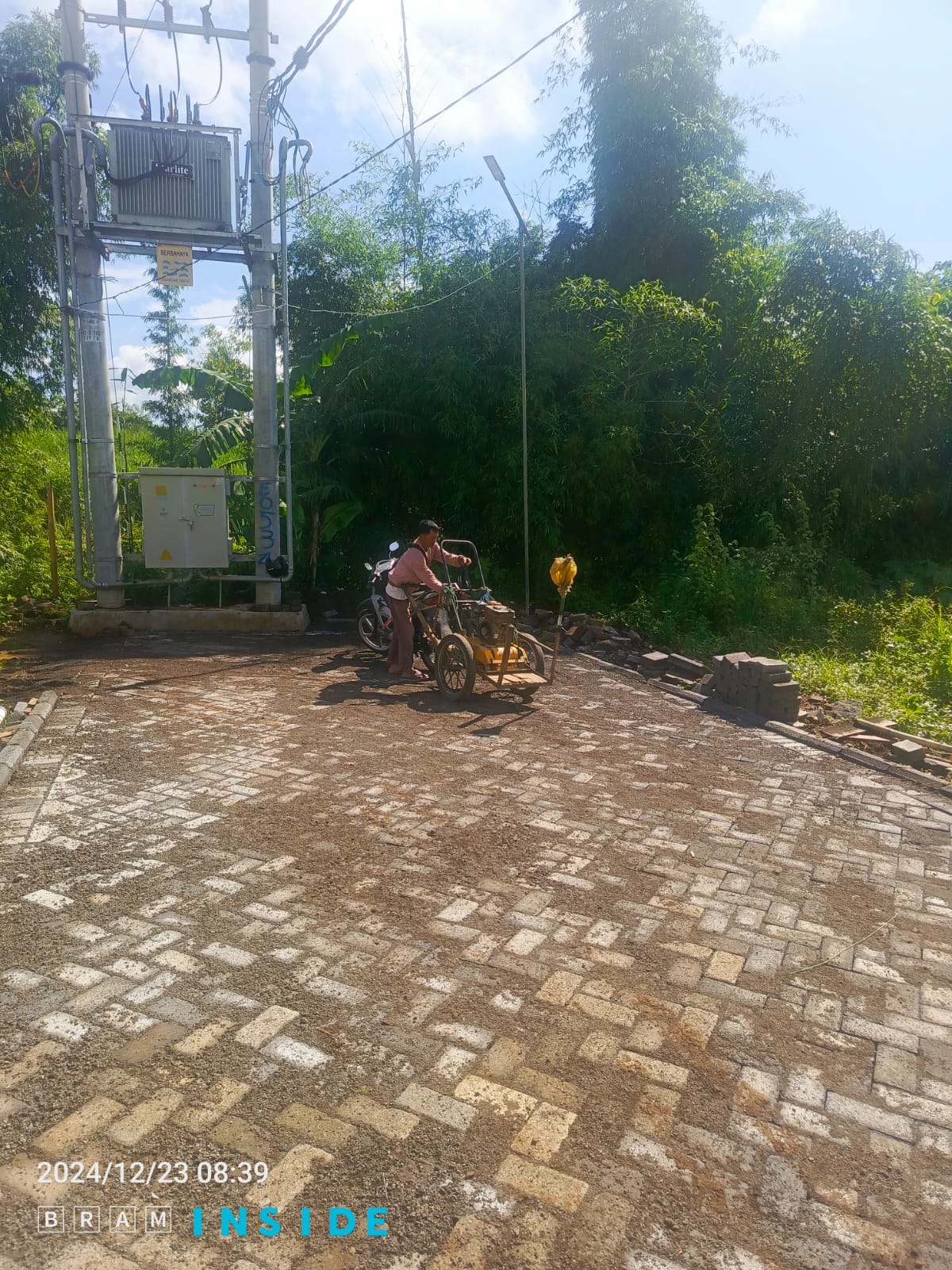 pemasangan paving