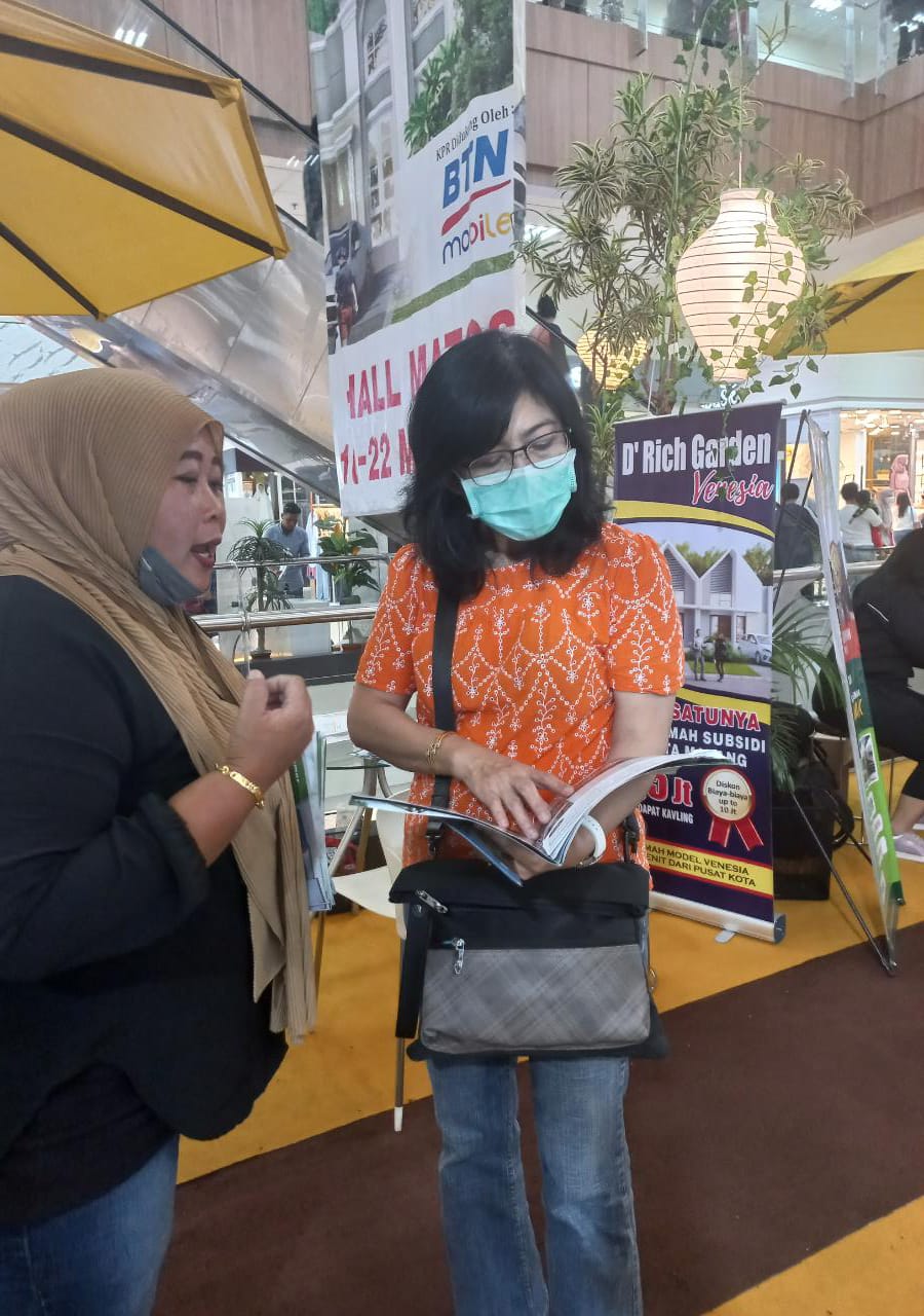Kunjungan User Ke Stand Pameran Jawara. Photo by desy