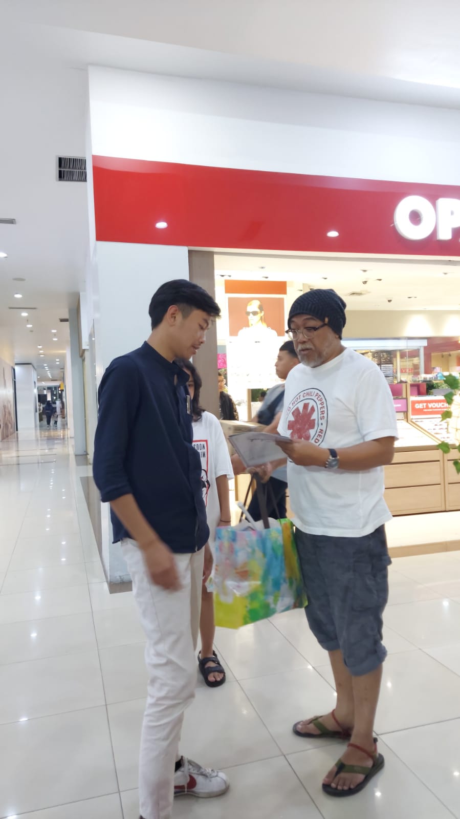 Kunjungan User Ke Stand Pameran  Jawara Di MOG. Photo by wiwin