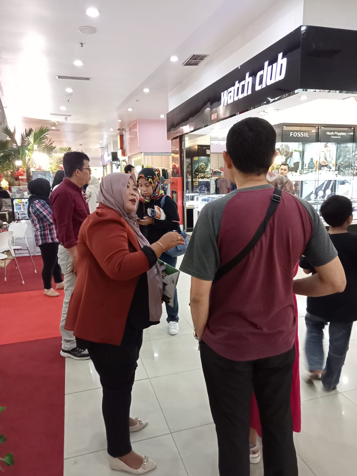 Kunjungan User Ke Stand Pameran Jawara Di MOG. Photo by yanti