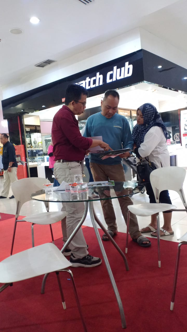Kunjungan User Ke Stand Pameran Jawara Di MOG. Photo by fitri
