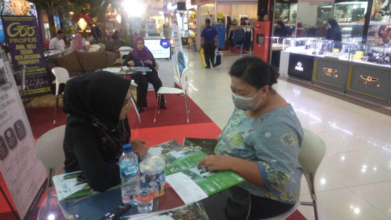 Kunjungan User Ke Stand Pameran Jawara Di MOG. Photo by evin