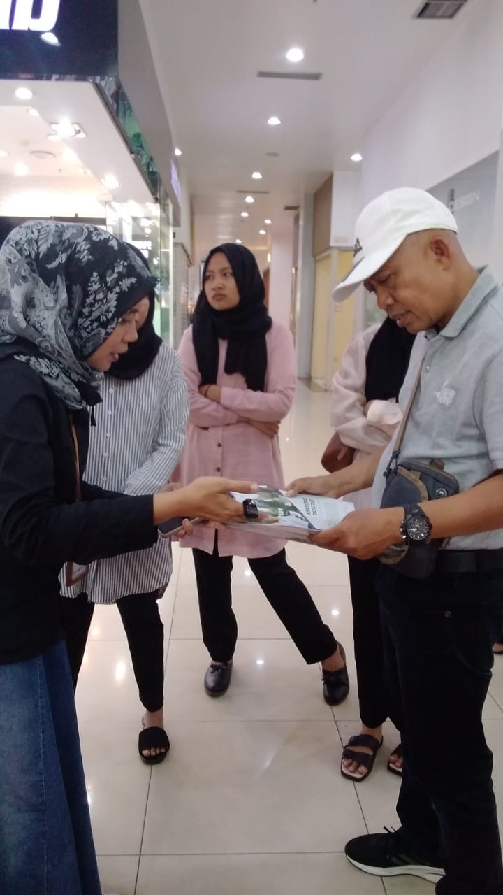 Kunjungan User Ke Stand Pameran Jawara Di MOG. Photo by evin