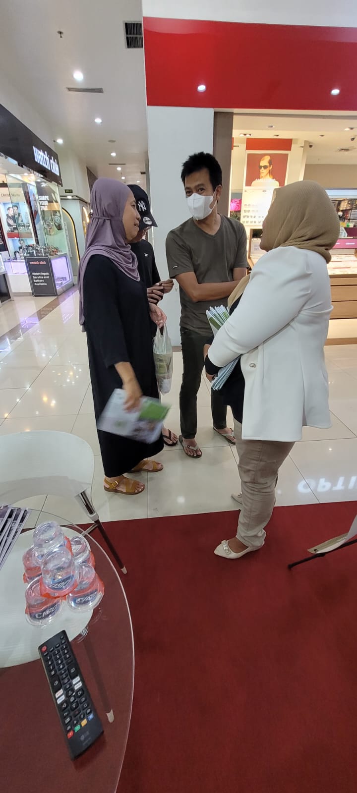 Kunjungan User Ke Stand Pameran Jawara Di MOG. Photo by hakim