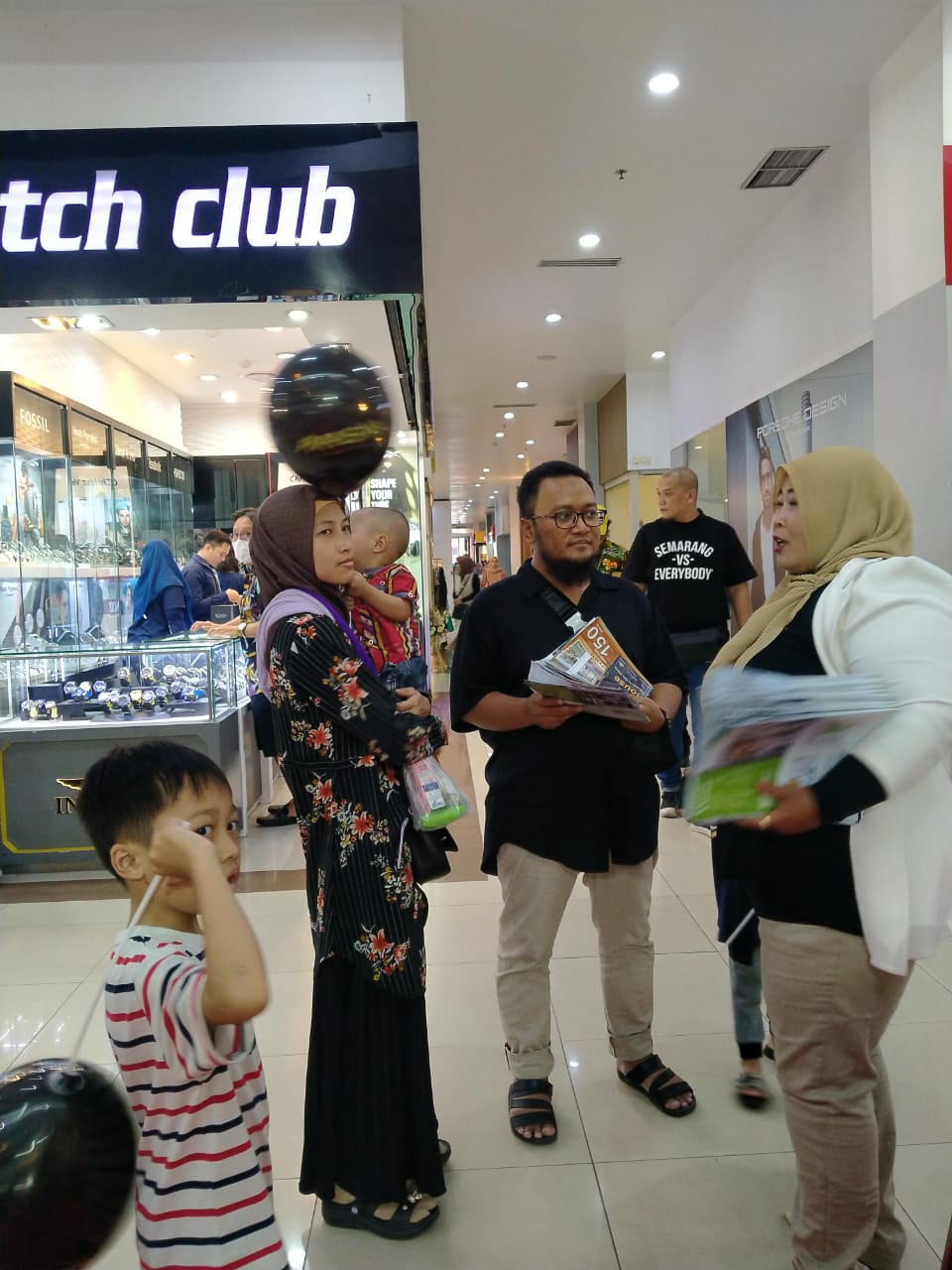 Kunjungan User Ke Stand Pameran Jawara Di MOG. Photo by ainun