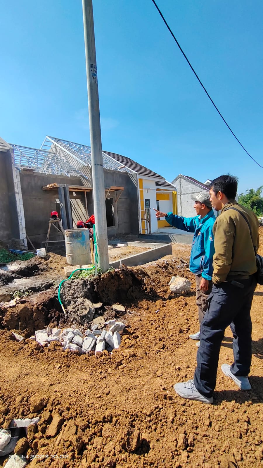 Progres Bangun Kunjungan user F16 terkait percepatan di Jawara Boulevard Langlang Singosari Malang. Photo by rahmad