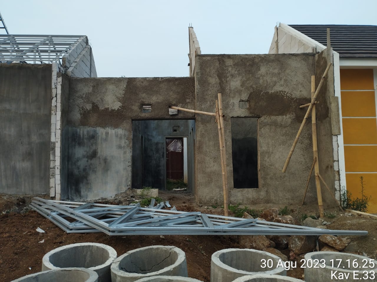 Progres bangun kavling E33 di Jawara Boulevard Langlang Singosari Malang. Photo by rahmad