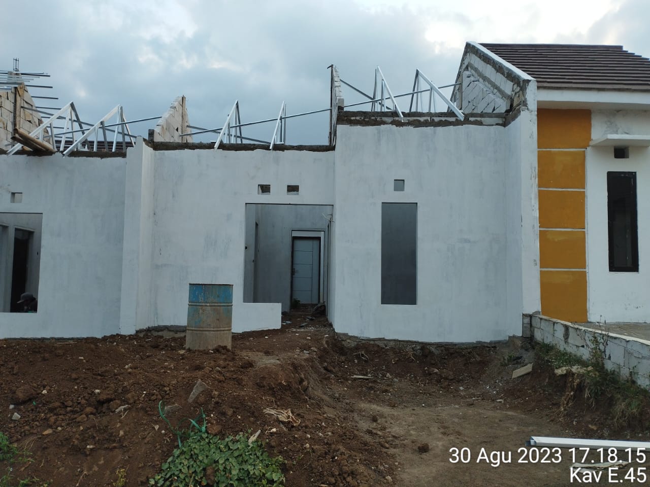 Progres bangun kavling E45 di Jawara Boulevard Langlang Singosari Malang. Photo by rahmad