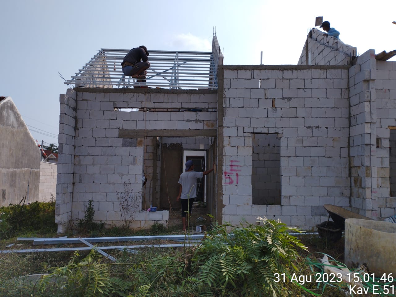 Progres update pembangun  Kavling E-51 di Jawara Boulevard Langlang Singosari Malang. Photo by rahmad