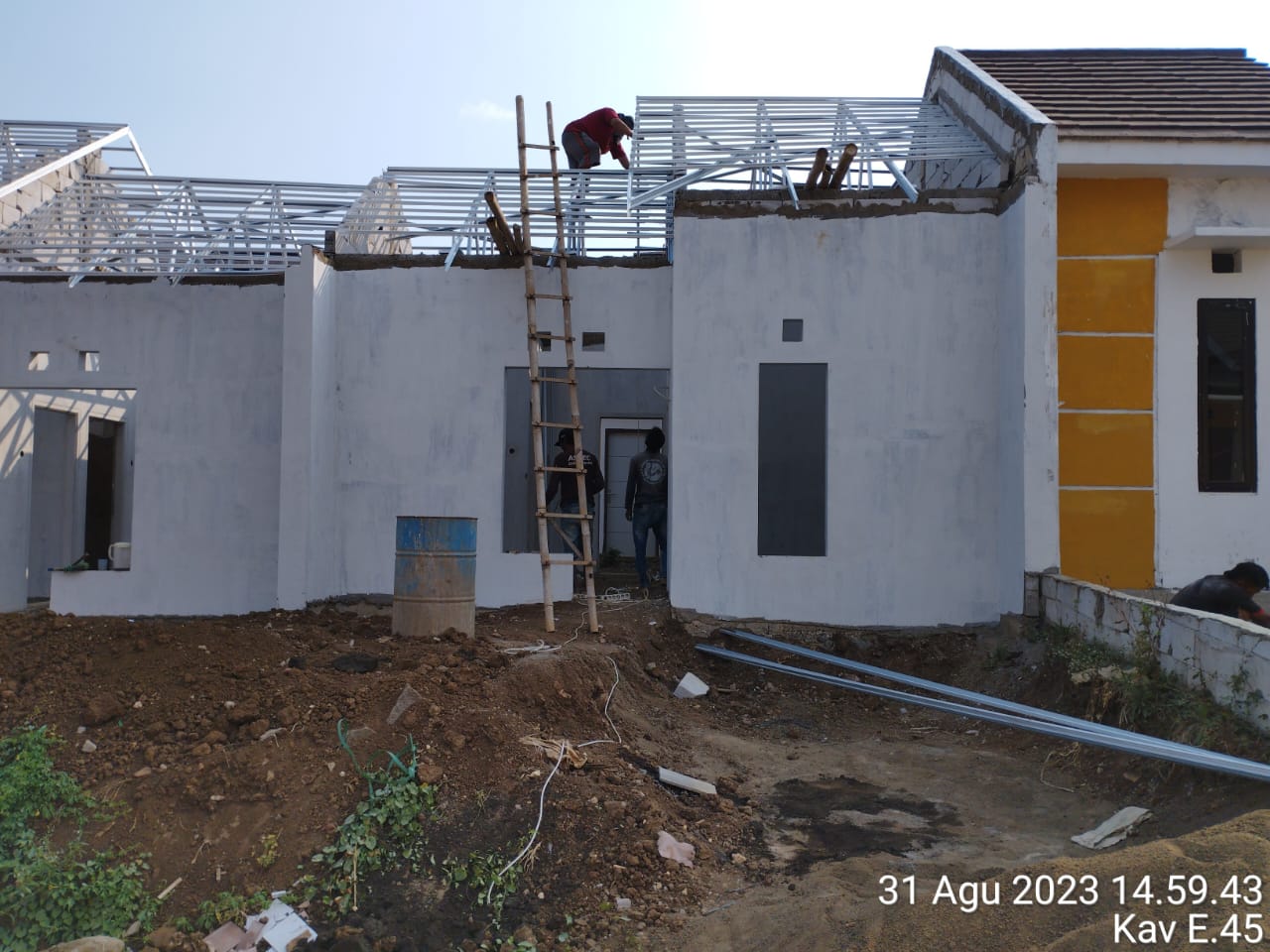 Progres update pembangun  Kavling E-45 di Jawara Boulevard Langlang Singosari Malang. Photo by rahmad