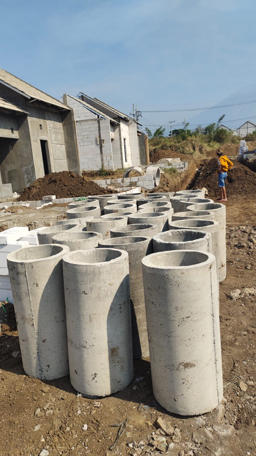 Progres Bangun gorong gorong di Jawara Boulevard Langlang Singosari Malang. Photo by prayogi