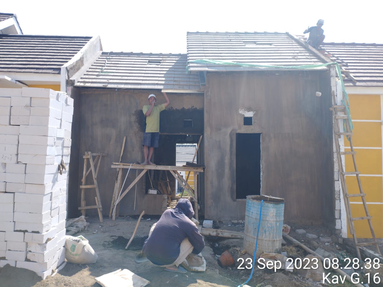 Progres update pembangun  Kavling-G16 di Jawara Boulevard Langlang Singosari Malang. Photo by rahmad