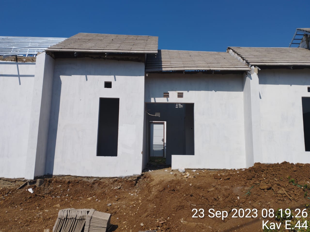 Progres update pembangun  Kavling-E44 di Jawara Boulevard Langlang Singosari Malang. Photo by rahmad