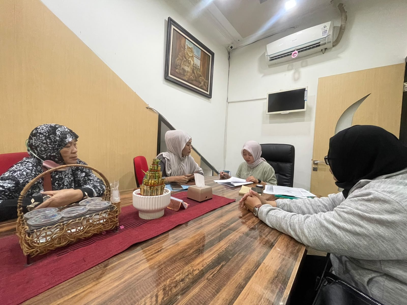 5. Mengajukan Kredit Pemilikan Rumah (KPR)